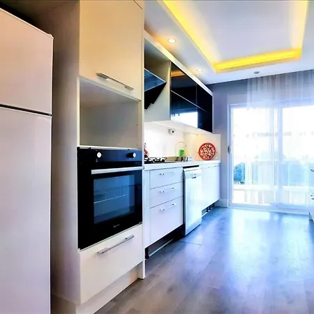 Furnished Flat Near Beaches In Muratpasa アパート アンタルヤ