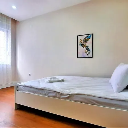 Furnished Flat Near Beaches In Muratpasa *
