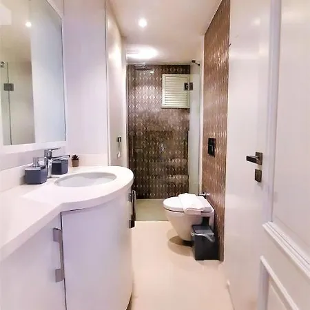 Furnished Flat Near Beaches In Muratpasa